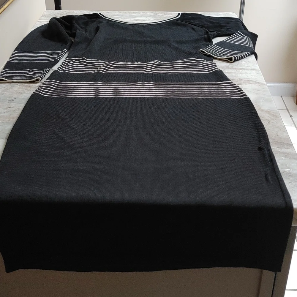 Vintage Poi....by Krizia Knit Italian Open Back Black White Striped Fitted Dress - Picture 5 of 16